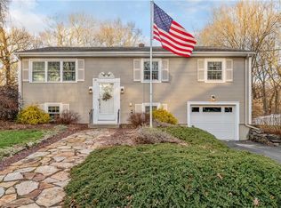 29 New York Ave, Cumberland, RI 02864