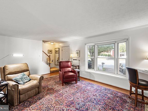 5th image of 802 Appleseed Ct