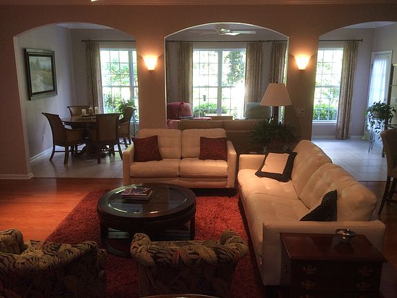 Living Room with fireplace