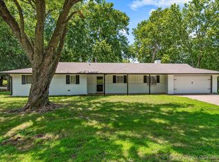 1821 SE Crescent Dr, Bartlesville, OK 74006