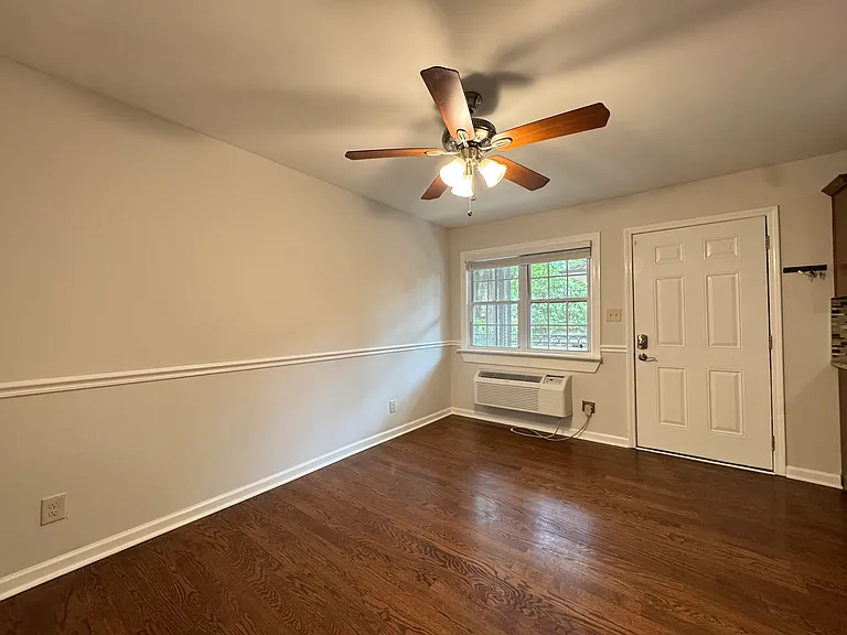 177 12th St NE #A8 — Photo 14