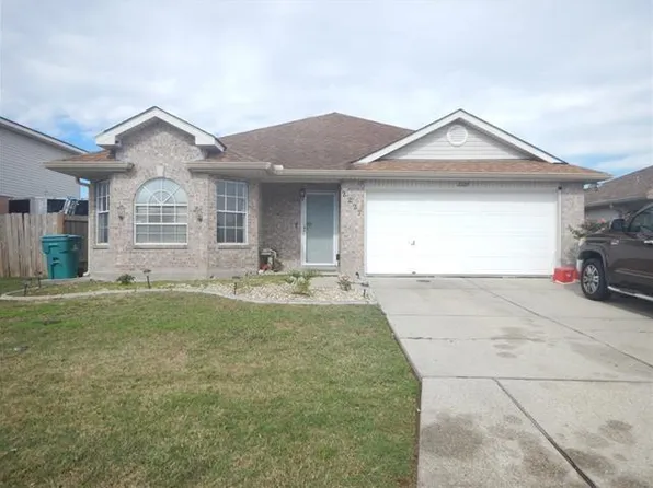 2227 S Village Green St, Harvey, LA 70058