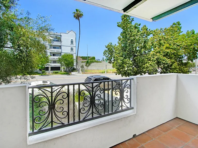 4410 Sepulveda Apartments — Photo 38