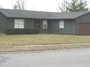 4201 Lilac Ln, Mount Vernon, IL 62864