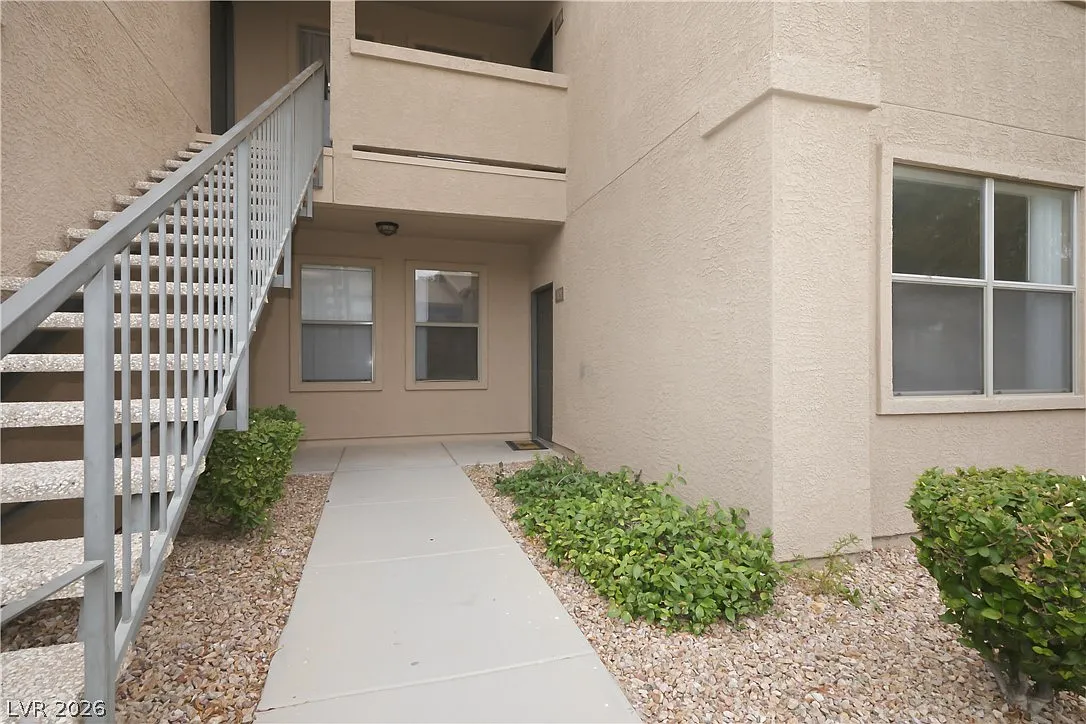 2 bed, 2.0 bath, 986 sqft, $1,350 — Photo 4