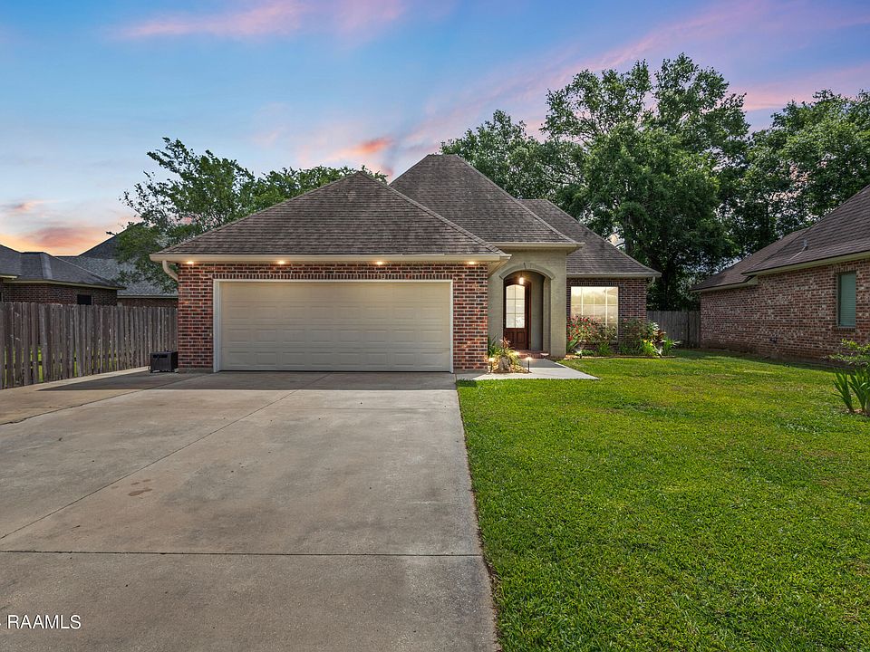 1st image of 303 Beacon Dr