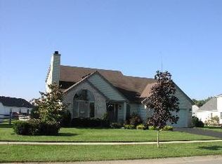 8165 Michelle Ln, Lambertville, MI 48144