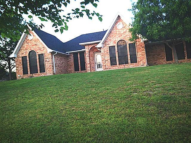 1st image of 316 Creekview Cir
