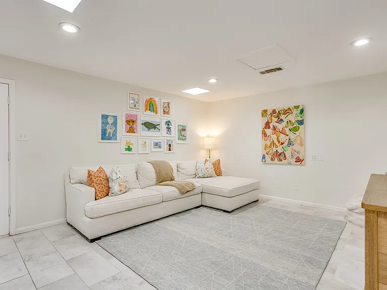 2541 Walsh Ct — Photo 19