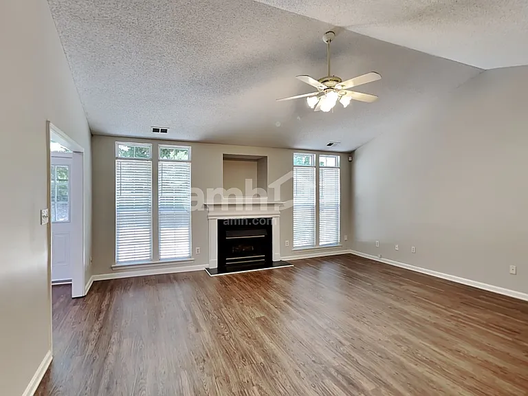 1720 Silverberry Ct — Photo 7