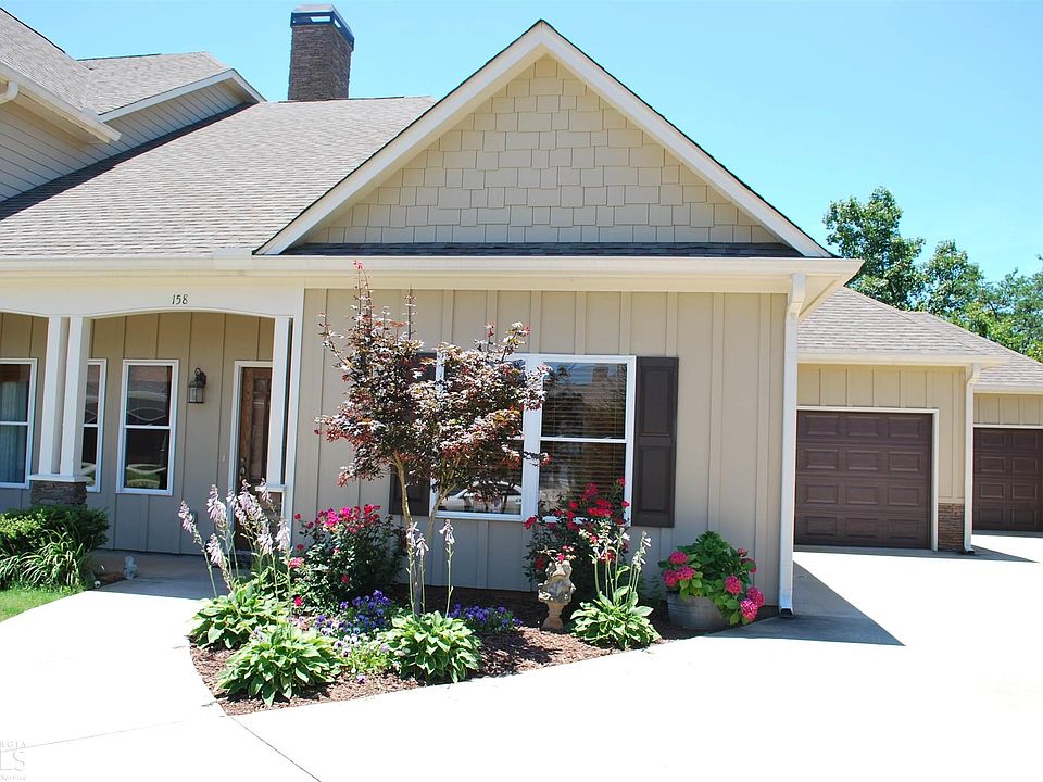 1st image of 158 Village Dr