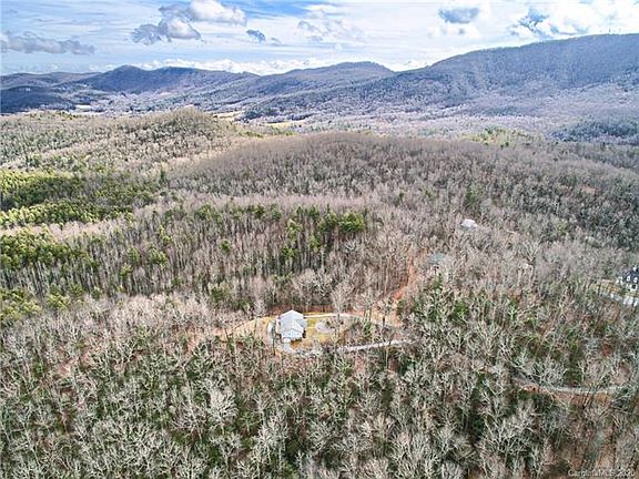 5th image of 466 Deer Meadow Ln