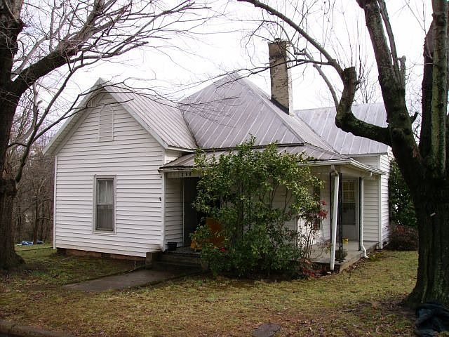 1st image of 230 N Lackey St