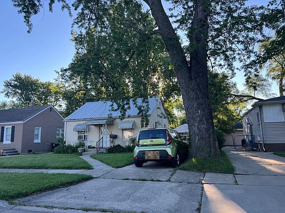 2nd image of 12124 Cardwell St