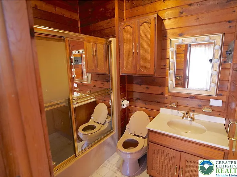 9020 Schantz Rd — Photo 18