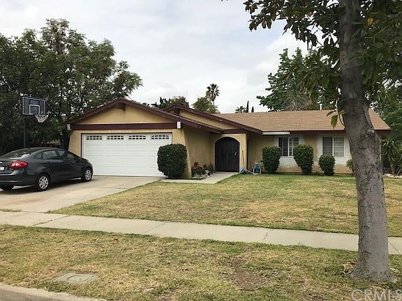 2nd image of 9088 Palm Ln