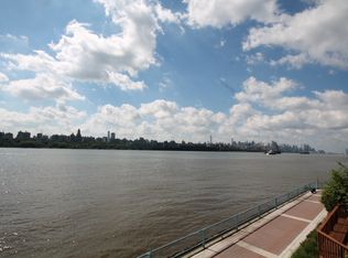 203 Adams Ct, Edgewater, NJ 07020