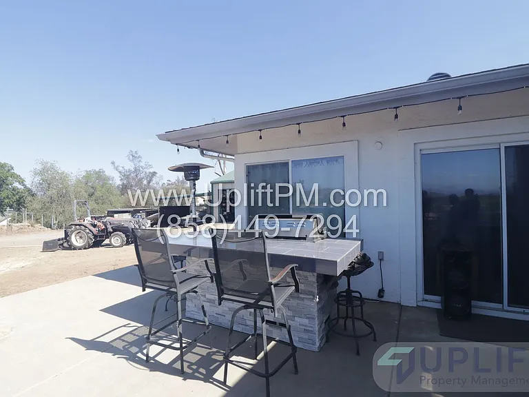 1425 Cedar St — Photo 10