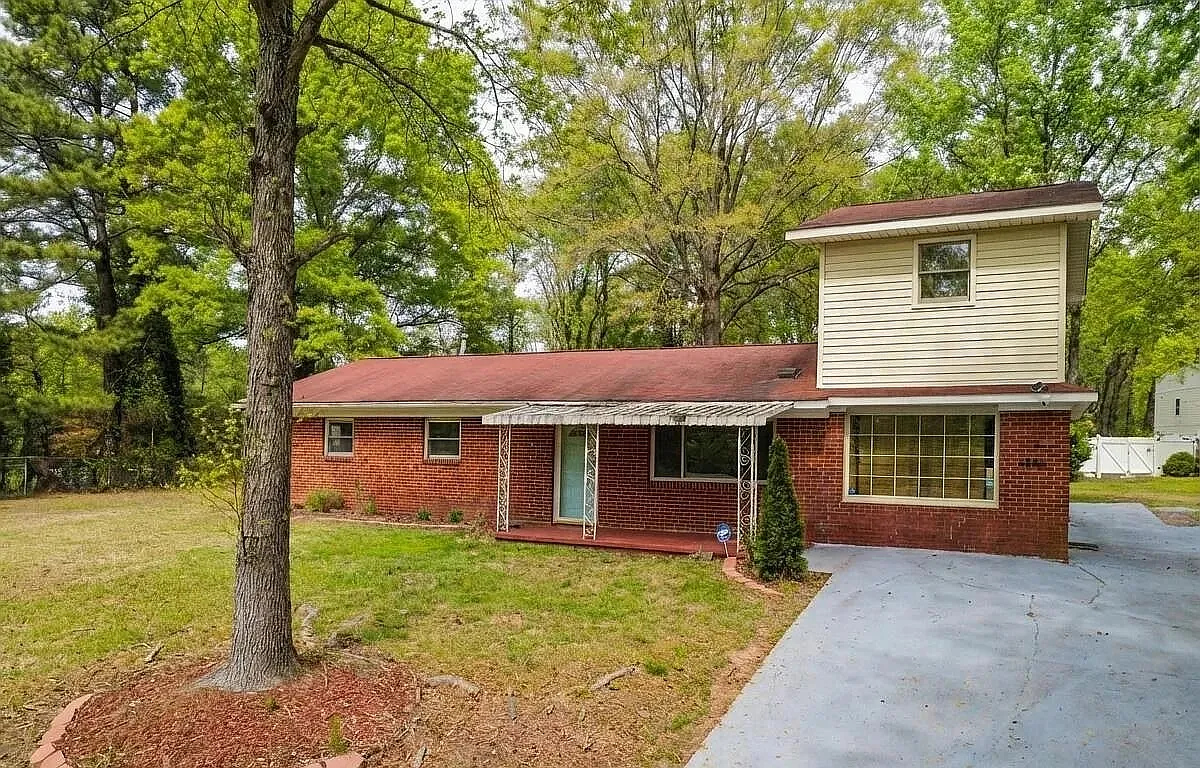 4 bed, 1771 sqft, $1,900 — Photo 2