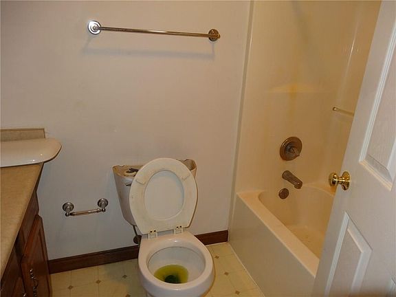 5th image of 5448 Linden Ave #50