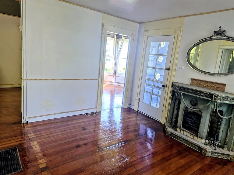 725 Alhambra St — Photo 39