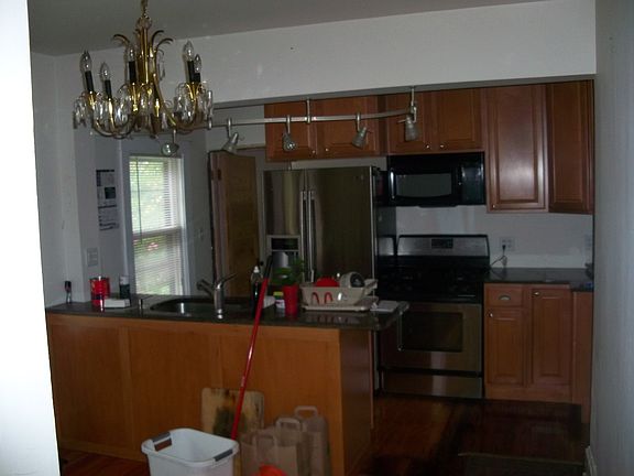 5th image of 1037 Greenview Ave