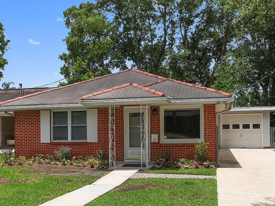 Just renovated. Garden has automatic sprinkler system