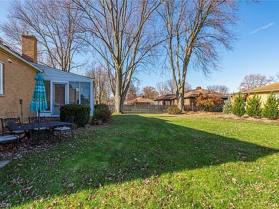 3rd image of 22868 Pocono Dr