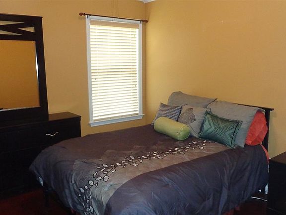 3rd image of 1447 Sawmill Creek Ln