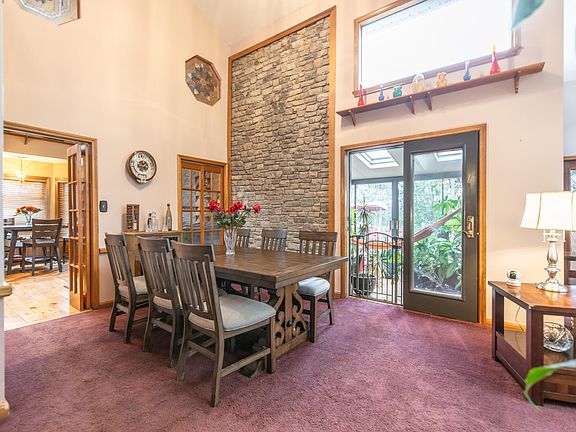 5th image of 118 Applegrove Dr