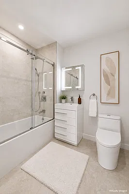 Bathroom, photo 1