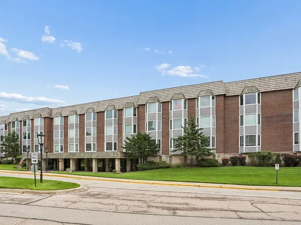 201 Thames Pkwy APT 3A, Park Ridge, IL 60068
