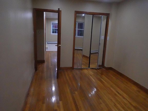 3rd image of 903 E 218th St