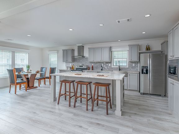 4th image of 909 Bark Cir