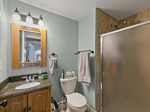 4th image of 757 Syracuse Ave APT 1