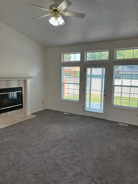 3 bed, 1450 sqft, $2,200 — Photo 3