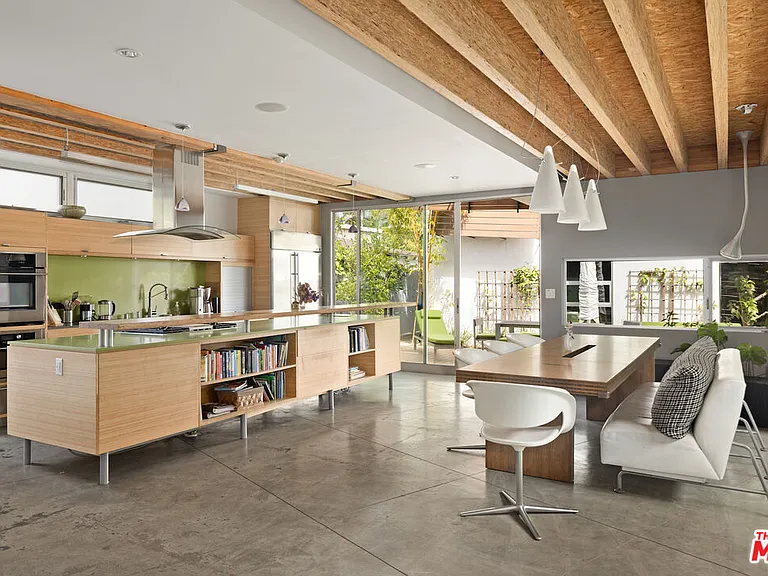 710 Milwood Ave — Photo 9