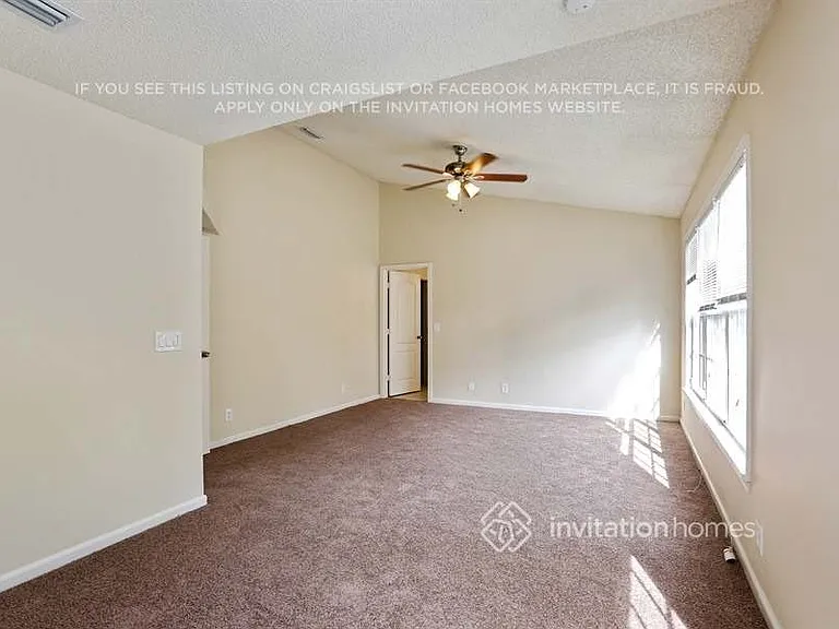 3855 Sanctuary Dr — Photo 12