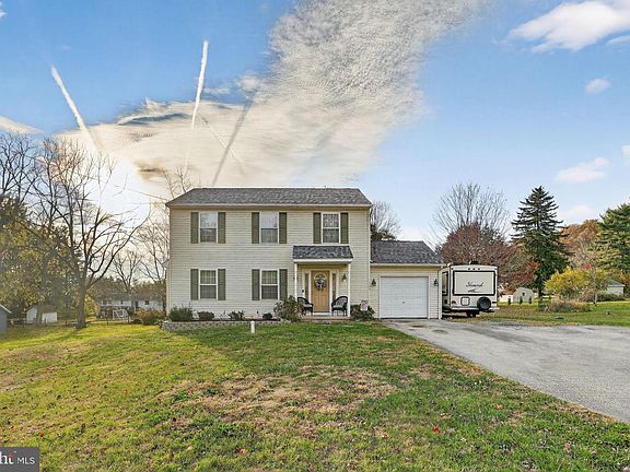 2nd image of 386 Loomis Ave