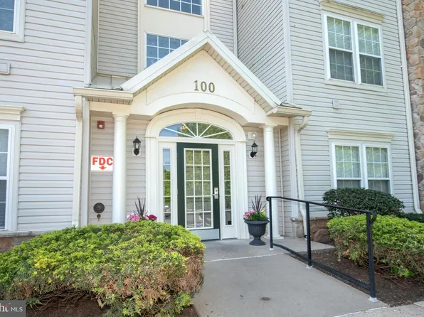 100 Fiddleleaf Ln APT 102, Warrington, PA 18976