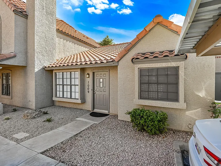 5704 E Aire Libre Ave #1009 — Photo 2
