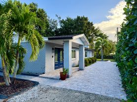 5870 N Courtenay Pkwy, Merritt Island, FL