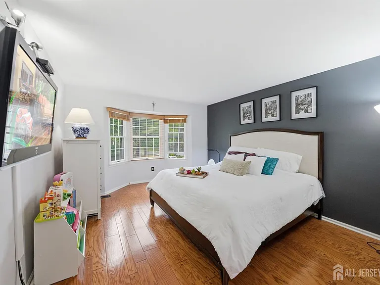 3 Dorchester Dr — Photo 47