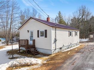100 Hill St, Minto, NB E4B 3N3