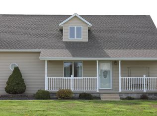 9901 Huey Rd, Carlyle, IL 62231