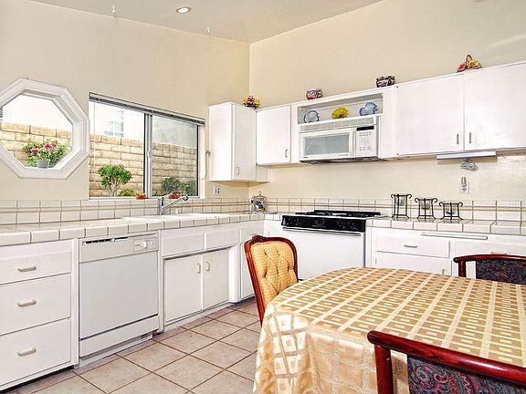 5th image of 20810 Collins St