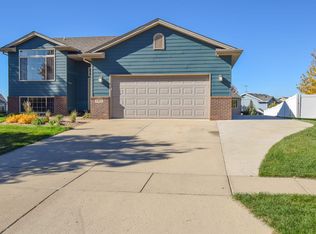 1401 N Woodridge Ave, Sioux Falls, SD 57107