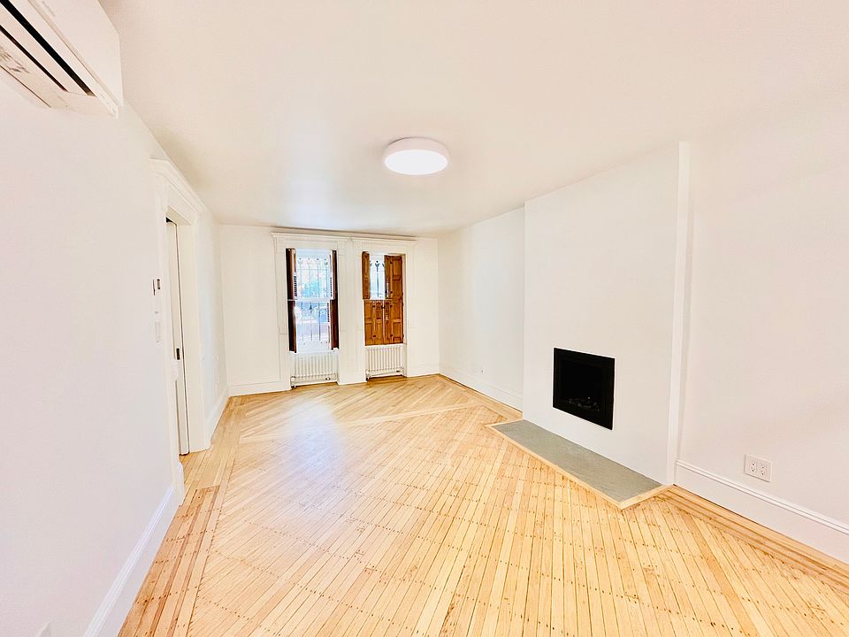 1st image of 130 Underhill Ave #1