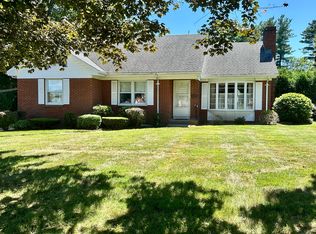 137 Elm St, Windsor Locks, CT 06096