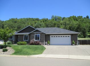 397 Oak Valley Loop, Winchester, OR 97495